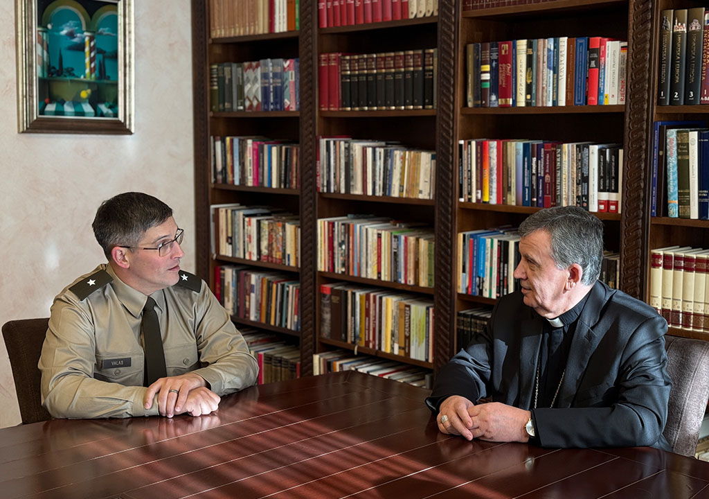 Susret generala NATO-a u BiH i nadbiskupa Vukšića