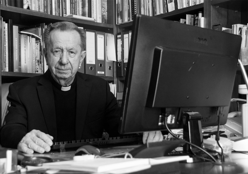 Preminuo mons. Petar Jukić