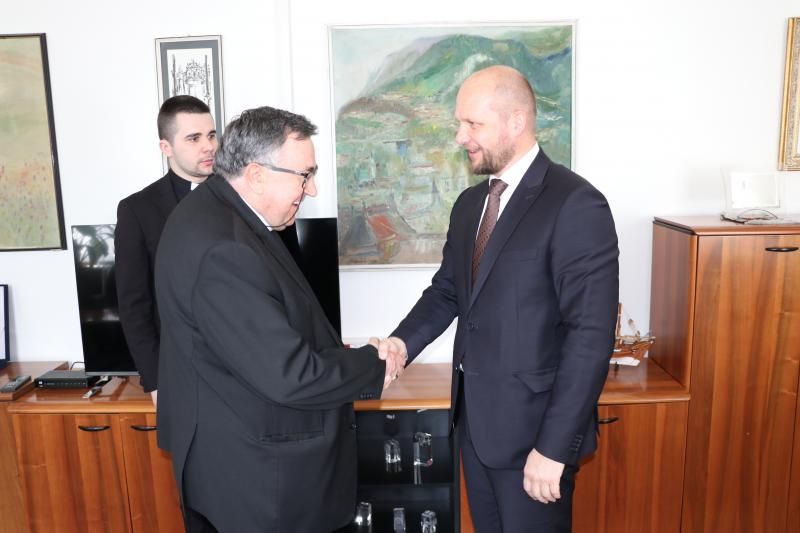 Kardinal Puljić dobio Plaketu Kantona Sarajevo