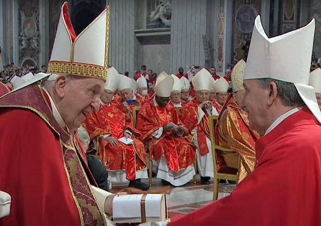 Papa Franjo blagoslovio palij za vrhbosanskog nadbiskupa