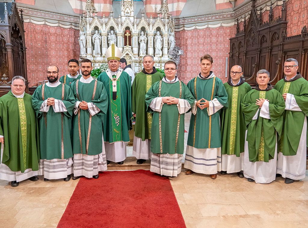 Đakonsko ređenje u sarajevskoj katedrali